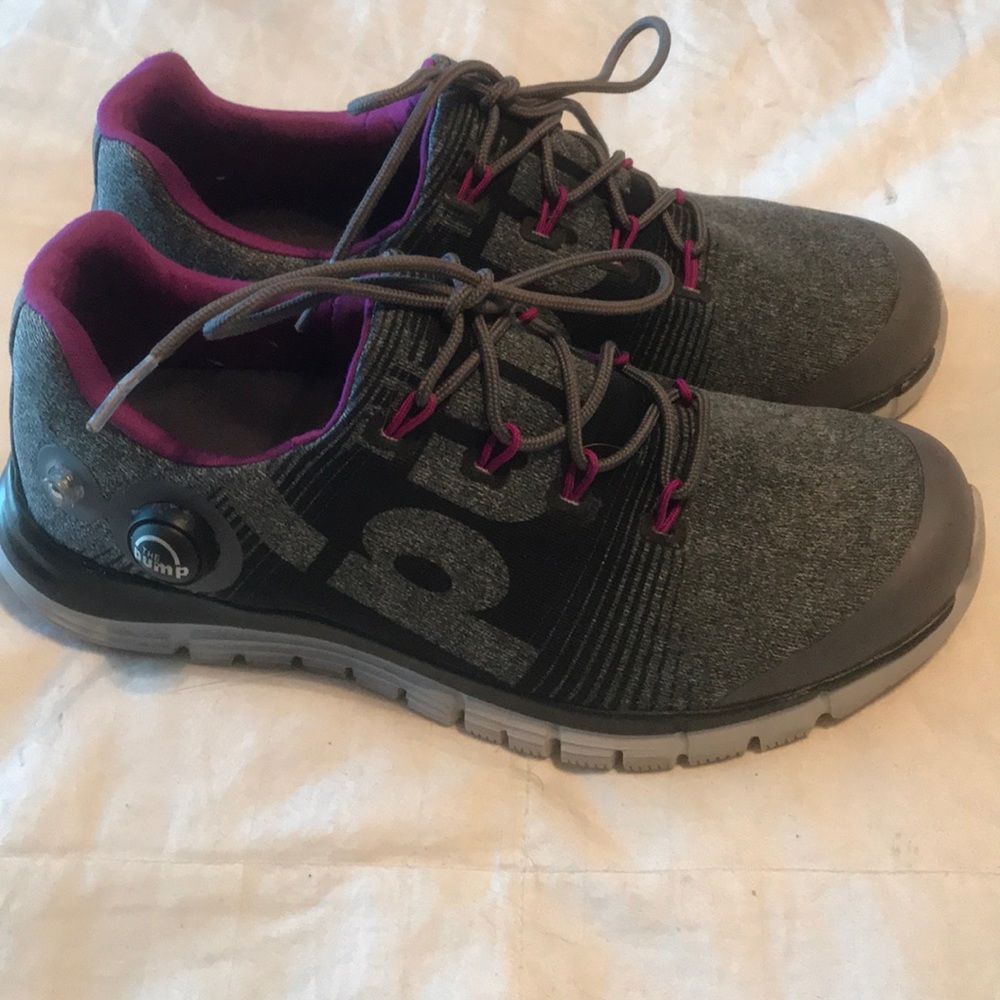 NWOT 6.5 Reebok “The Pump” workout shoes